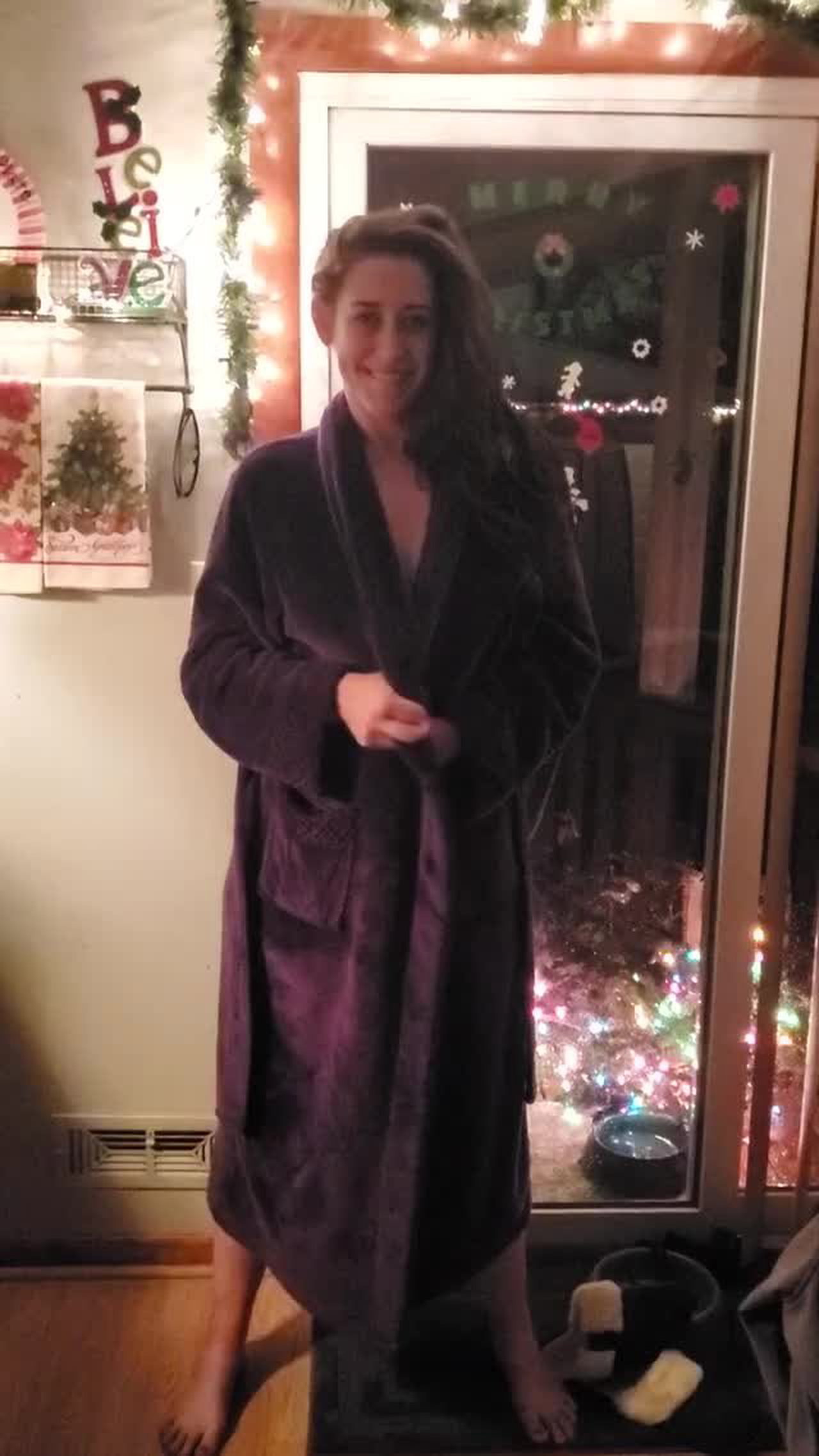 Under robe reveal. Be nice please. (Reddit- RoxyKnightx) -- EroticaSearch.net