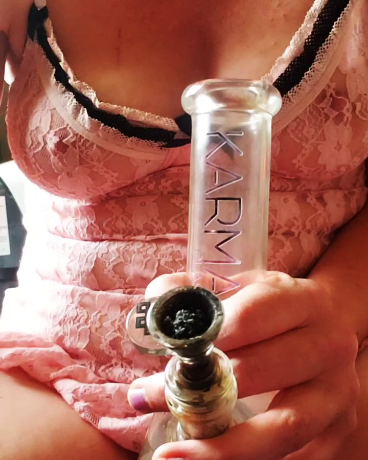Video by Bongbabe with the username @Bongbabe,  May 28, 2020 at 6:25 AM. The post is about the topic Amateurs and the text says 'VID_311941001_232445_377'