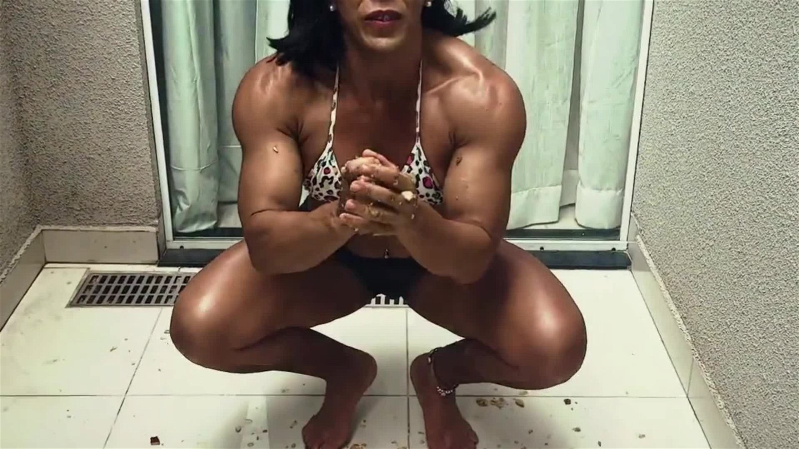 Video by MusclegirlStrength with the username @MusclegirlStrength, who is a brand user,  May 3, 2024 at 1:56 AM and the text says 'Muscle Goddess Crushes Apple with Insane Strength!: https://www.strongwomancrushing.com/

#musclegirl #musclegirllove #femalemuscle #femalemuscles #featsofstrength #MuscleCrushMonday #PowerfulWomen #StrengthInBeauty'