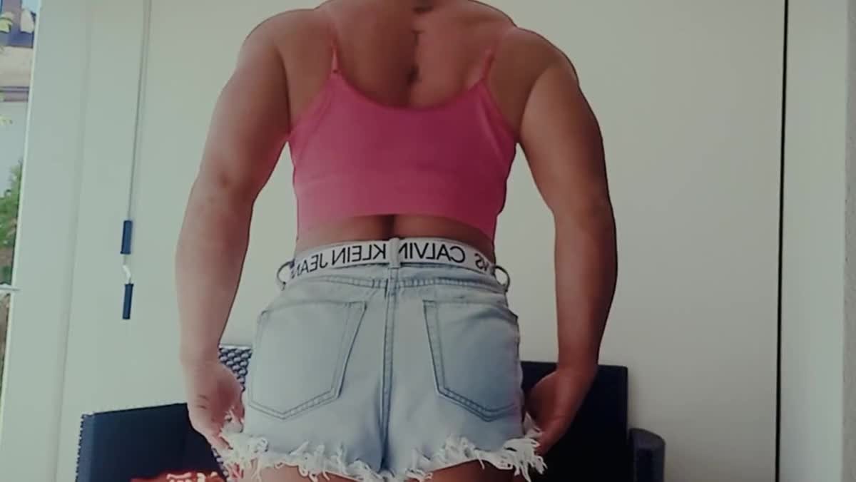 Video by MusclegirlStrength with the username @MusclegirlStrength, who is a brand user,  May 4, 2024 at 12:59 PM and the text says 'Muscle Crush Madness: Martina Lopez Smashes Cantaloupes!: https://www.strongwomancrushing.com/

#musclegirl #musclegirllove #femalemuscle #femalemuscles #featsofstrength #MuscleCrush #PowerfulFruitCrush #JawDroppingStrength'
