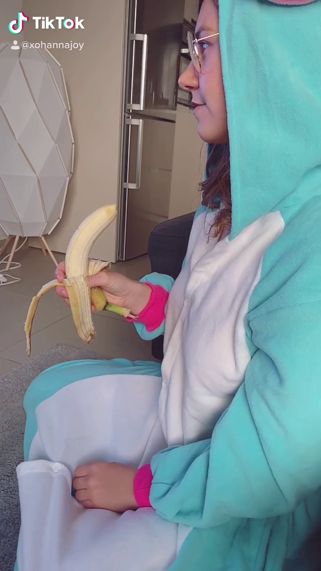 Video by Anamika199 with the username @Anamika199,  December 28, 2020 at 9:41 PM. The post is about the topic Anamika and the text says 'Love banana🍌    #tiktok  #horny #blowjob'