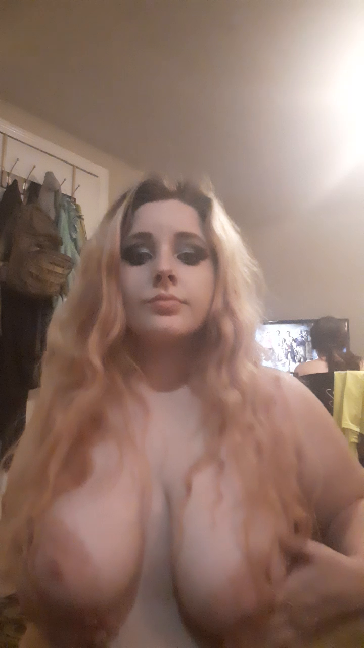 Video by Hhhh with the username @Jjjjhjjj, posted on September 20, 2020 and the text says '$7 OF SUB madimoonnsw immediate access to over 60+ pics and videos BJ/Deepthroat/GG/Striptease Custom content always available Fetish Friendly Daily Content Full Nude with Face Chubby MILF 😘🥰💋 Link in comments 🥵 PROMO $4.20 next 10 subs'