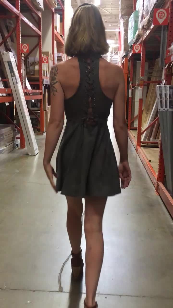 Shared Video by RGCOregon with the username @RGCOregon, who is a verified user,  December 24, 2022 at 12:15 AM and the text says 'This is my dream! Home Depot and that ass!'