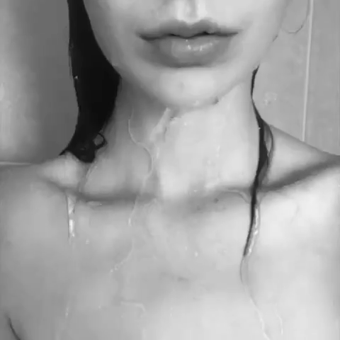 Shared Video by Elizabeth-xo with the username @Elizabeth-xo,  February 20, 2021 at 9:40 PM. The post is about the topic Showering
