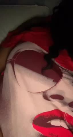 Video post by HunnybeeV