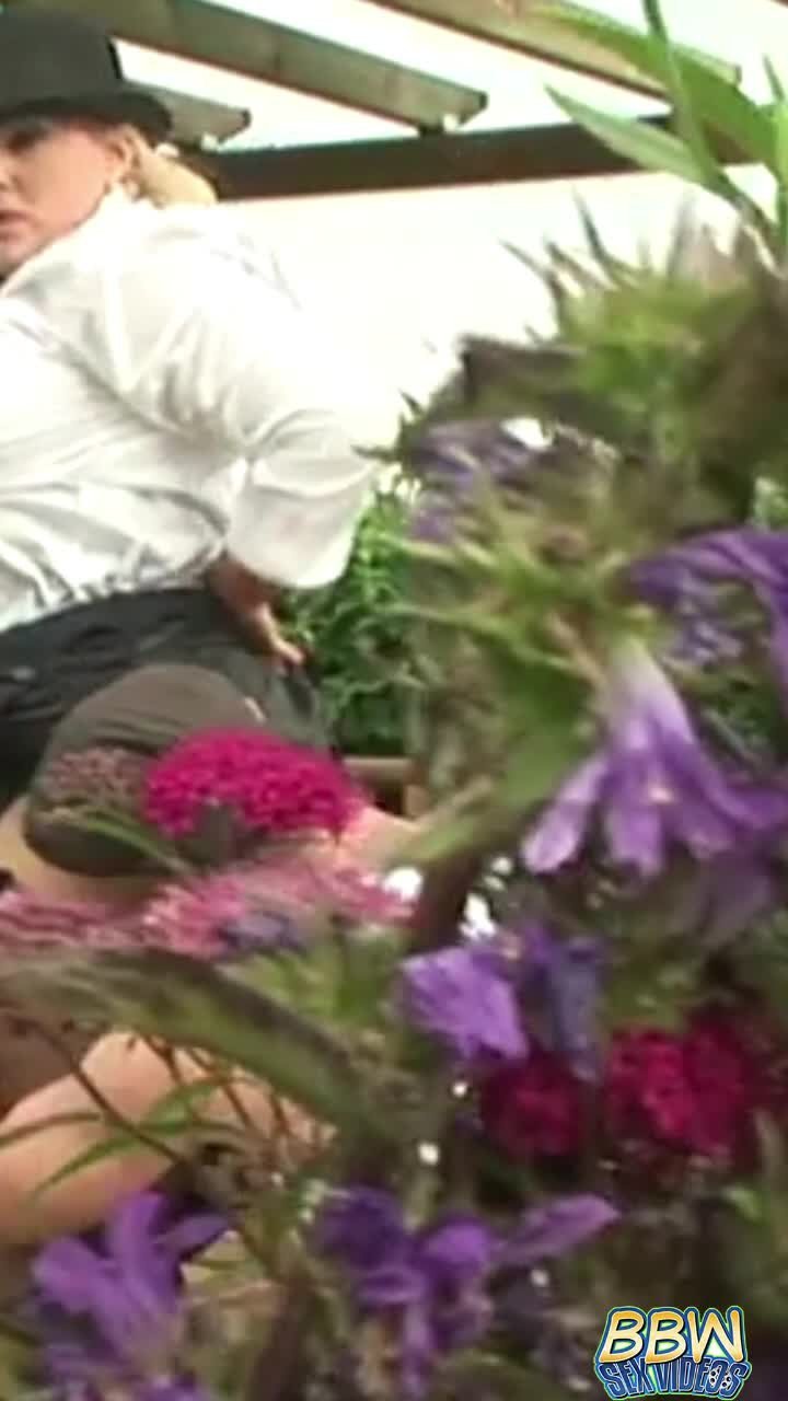 Video by ALLPornSitesPass.com with the username @ALLPornSitesPass, who is a brand user,  March 15, 2024 at 3:00 PM. The post is about the topic Voyeur and the text says 'bbw gets her ass sampled as we peek by the flowers'
