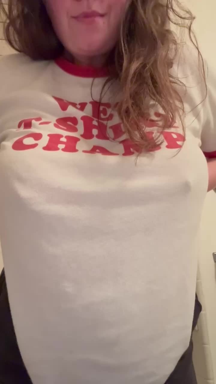 Shared Video by JustineBailey with the username @JustineBailey, who is a verified user,  January 16, 2024 at 12:09 AM. The post is about the topic Amateurs and the text says 'drop those huge tits right on my face'