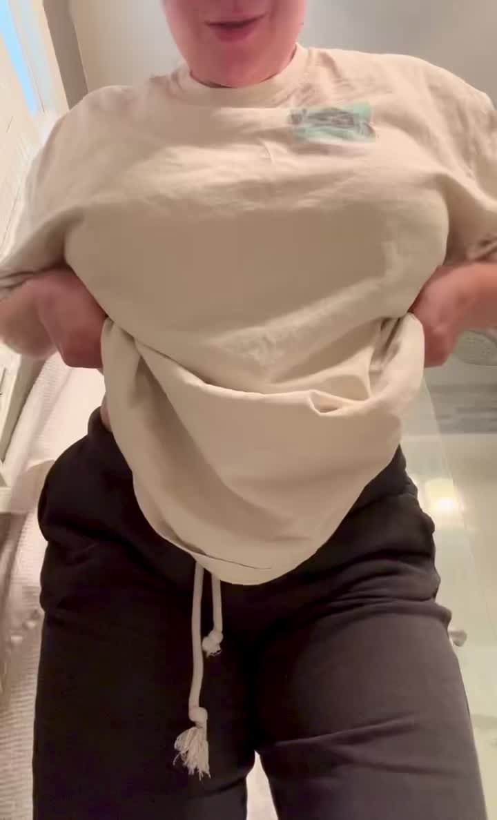 Shared Video by JustineBailey with the username @JustineBailey, who is a verified user,  March 26, 2024 at 5:01 PM. The post is about the topic Tits Out (o)(o)