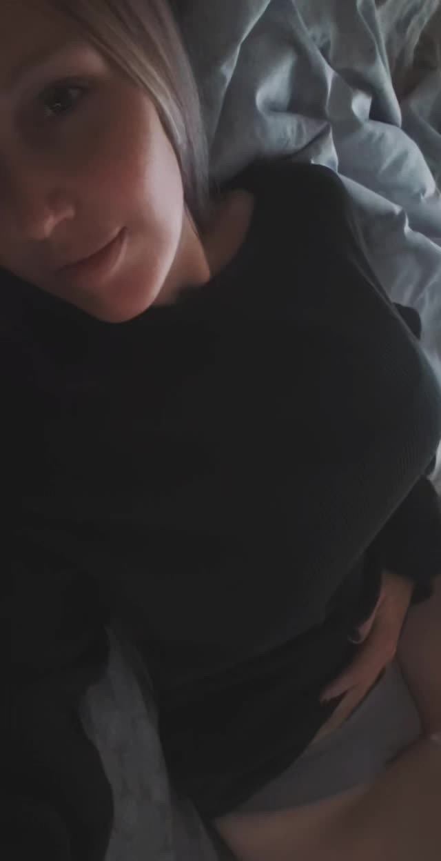 Video by Purplexity with the username @Purplexity, who is a star user,  October 27, 2022 at 4:19 AM. The post is about the topic Amateurs and the text says 'Cum see me soon xoxo'