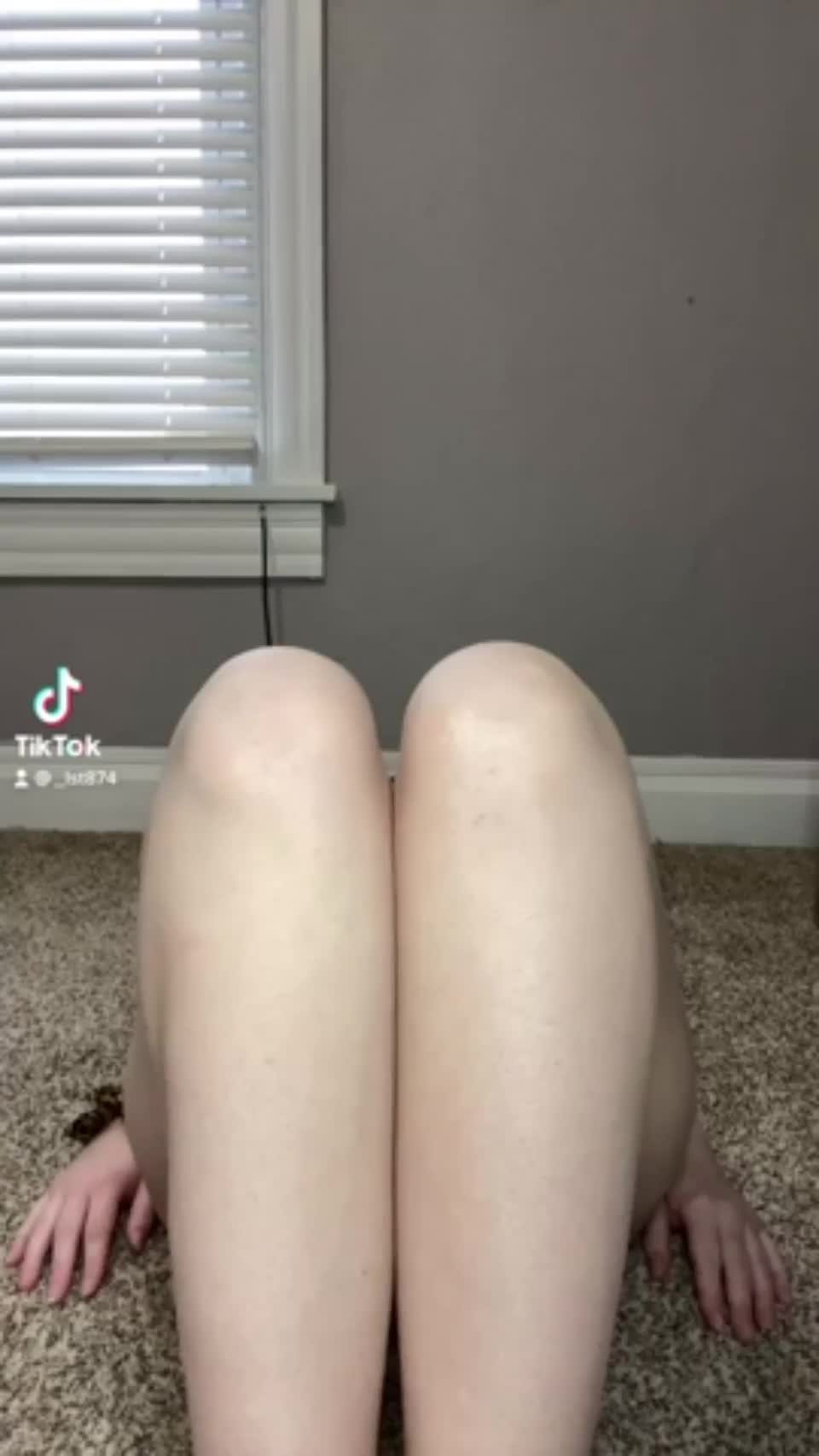 Video by HamzaCybaer with the username @HamzaCybaer,  February 27, 2021 at 2:44 PM. The post is about the topic TikTok and the text says 'Who knew sit-ups could be so … - View nude pics and porn videos from @lst_874'