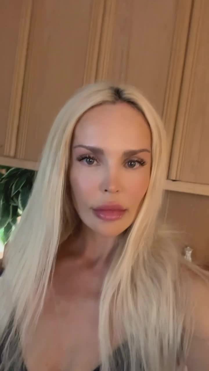 Video by Stripchat with the username @Stripchat, who is a brand user,  May 24, 2024 at 3:00 AM. The post is about the topic MILF and the text says 'Did someone say dream girl? [LeilaToker]'