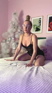 Video by Stripchat with the username @Stripchat, who is a brand user,  June 15, 2024 at 3:00 PM. The post is about the topic MILF and the text says 'This hottie is online now! [PhoebeeHolywelll]'