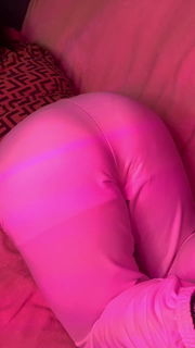 Video by Stripchat with the username @Stripchat, who is a brand user,  November 16, 2024 at 2:00 PM. The post is about the topic Big ass and the text says 'what you got! [Safaari]'