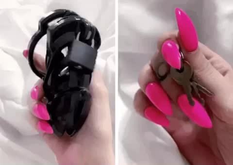 Video by Camela123 with the username @Camela123,  January 31, 2021 at 8:36 PM. The post is about the topic Submissive Slaves and the text says 'message me if you wish to be lock by mistress'