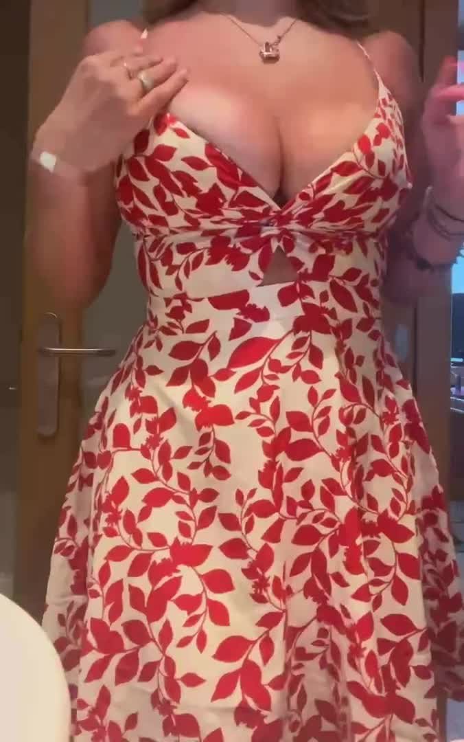 Shared Video by Jizzstagram with the username @jizzstagram,  March 2, 2024 at 3:39 AM and the text says 'I literally have the exact same dress lol'