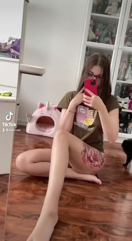 Video by esquit980 with the username @esquit980,  March 6, 2022 at 5:44 AM. The post is about the topic NSFW TikTok