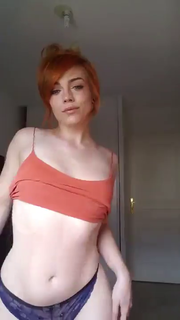 yourcollegeroomate:

fucking love redheads-yourcollegeroomate