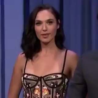 to-galgadot:

I can’t, i can’t…. Why she’s so hot?