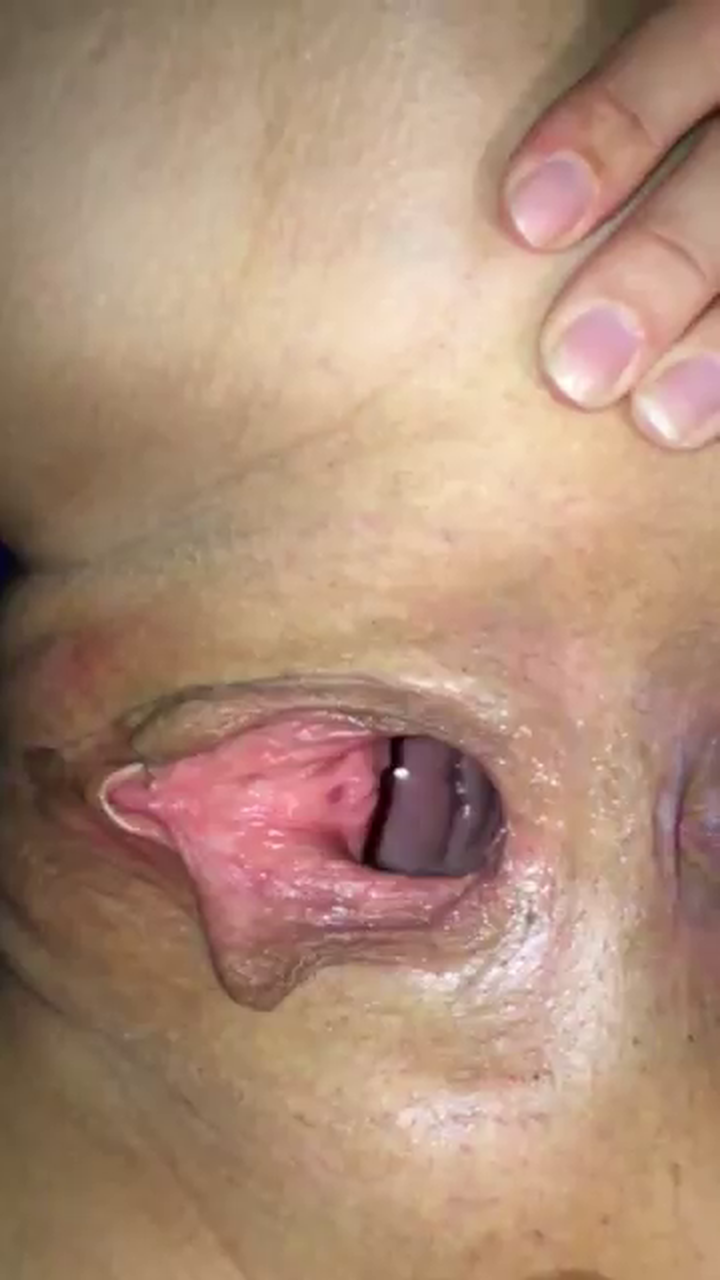 crzyasscouples:

Condensed version of when he came inside my used pussy. Enjoy the best part without